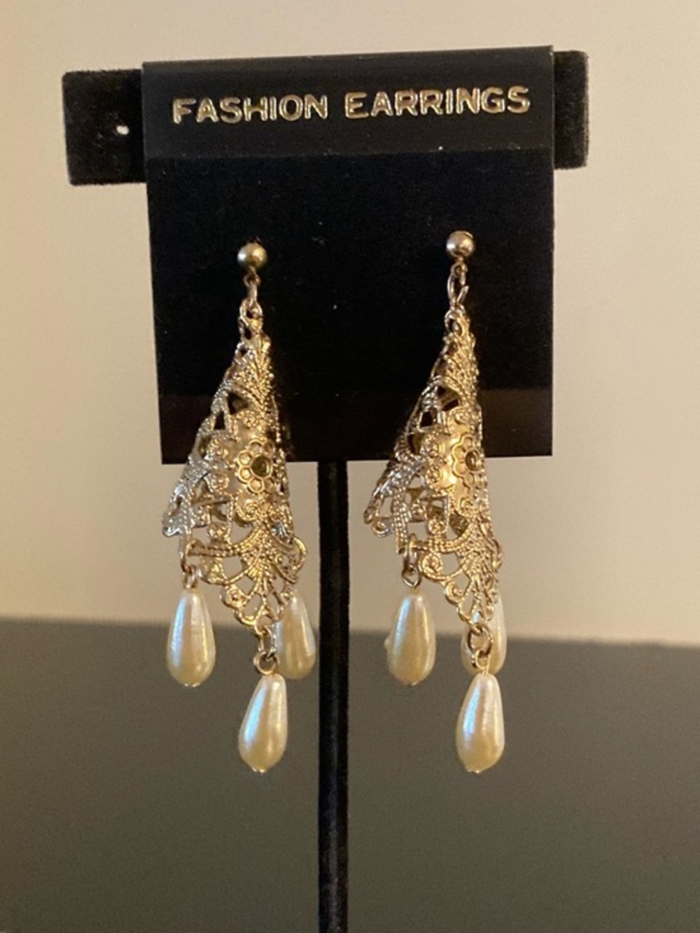 Fashion Jewelry Gold Filigree Cone Earrings with Cream Pearl Drops